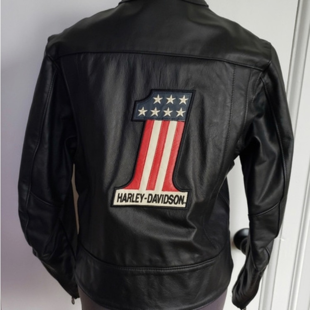 Harley Davidson Leather Jacket Size SMALL. Perfect condition!
